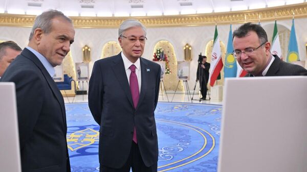 Иран архивінен табылған қазақ тарихына қатысты көне қолжазбалар көрмесі Иран архивінен табылған қазақ тарихына қатысты көне қолжазбалар көрмесі - Sputnik Қазақстан