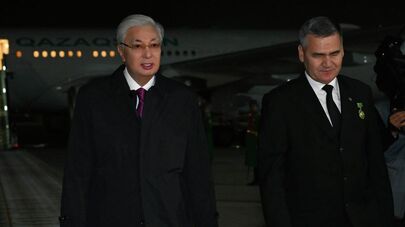 Касым-Жомарт Токаев прилетел в Ашхабад
