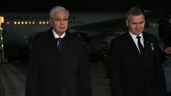 Касым-Жомарт Токаев прилетел в Ашхабад - Sputnik Казахстан
