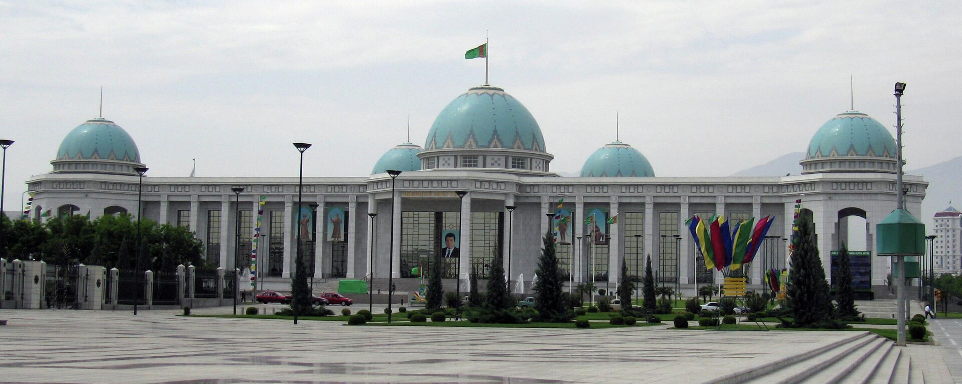 Дворец (резиденция) президента Туркменистана - Sputnik Казахстан, 1920, 12.12.2025