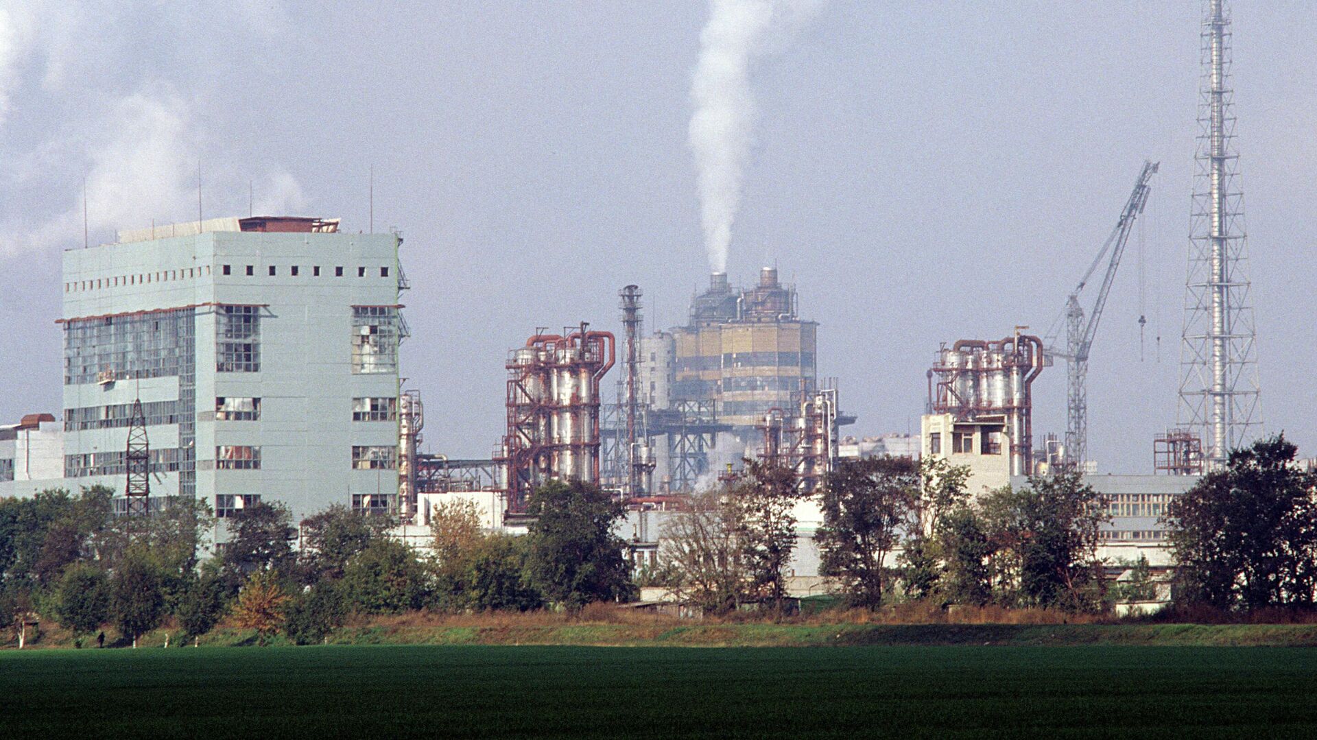 Черкасское производственное объединение Азот на Украине, архивное фото - Sputnik Казахстан, 1920, 12.12.2025
