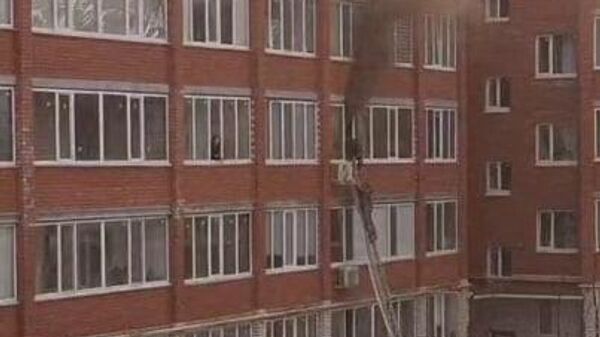 Мощный взрыв выбил рамы балкона на западе Казахстана - Sputnik Казахстан