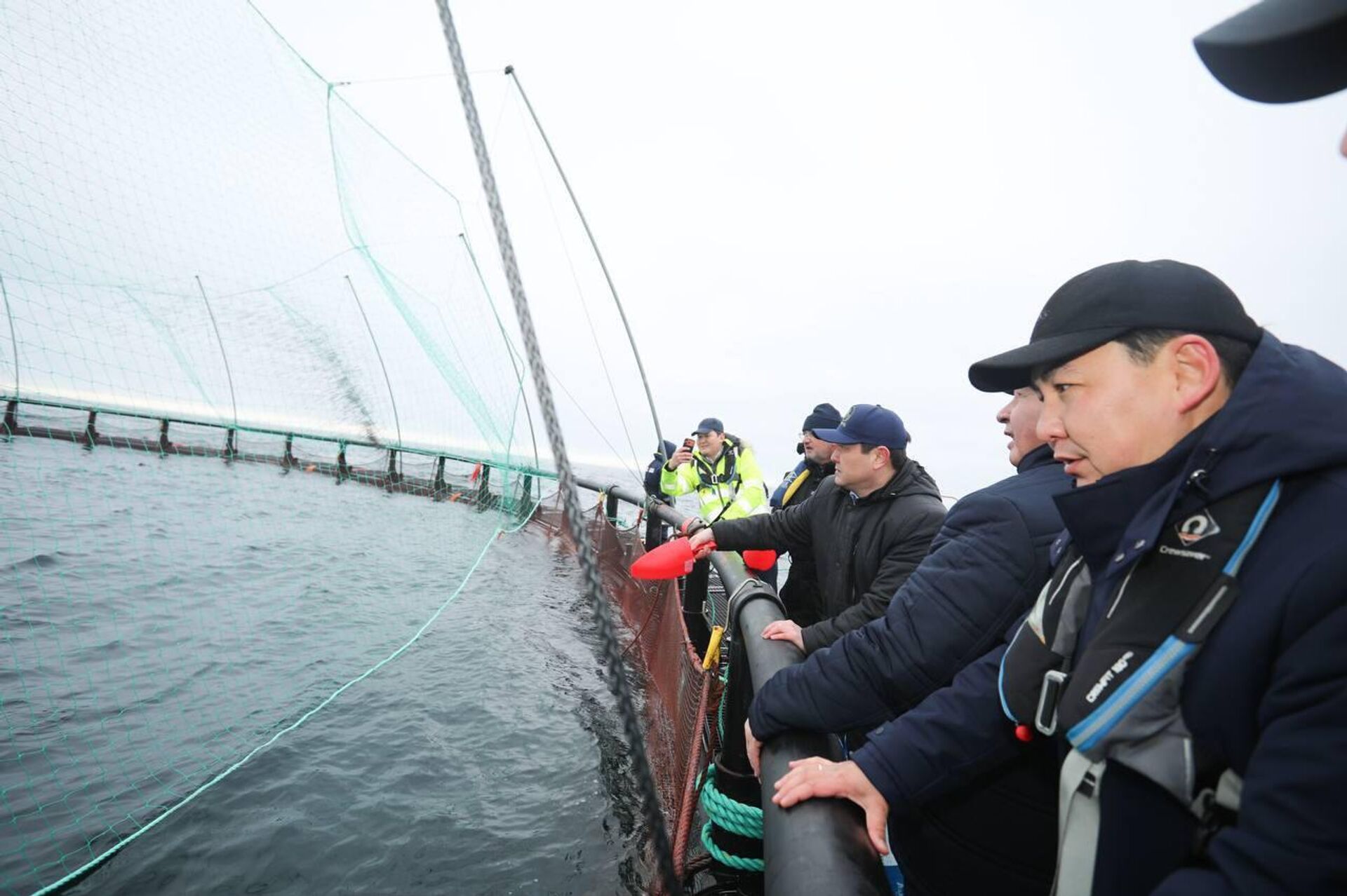 В Мангистау реализуется первый в Центральной Азии проект морской аквакультуры
В Мангистау реализуется первый в Центральной Азии проект морской аквакультуры
- Sputnik Казахстан, 1920, 13.12.2025