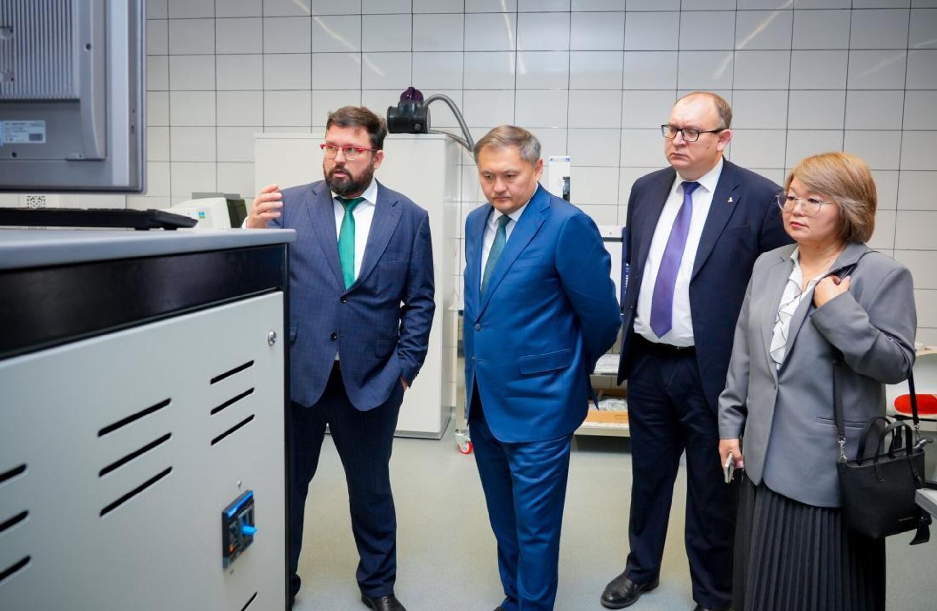 Министр науки и высшего образования РК Саясат Нурбек посетил ряд ведущих высших учебных заведений и научно-исследовательских центров Москвы. Министр науки и высшего образования РК Саясат Нурбек посетил ряд ведущих высших учебных заведений и научно-исследовательских центров Москвы. - Sputnik Казахстан, 1920, 13.12.2025