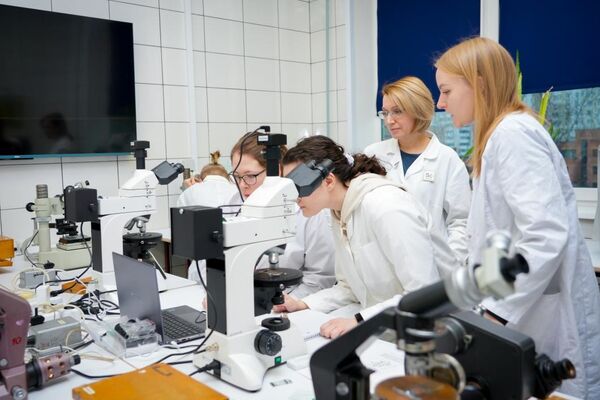 Министр науки и высшего образования РК Саясат Нурбек посетил ряд ведущих высших учебных заведений и научно-исследовательских центров Москвы. Министр науки и высшего образования РК Саясат Нурбек посетил ряд ведущих высших учебных заведений и научно-исследовательских центров Москвы. - Sputnik Казахстан