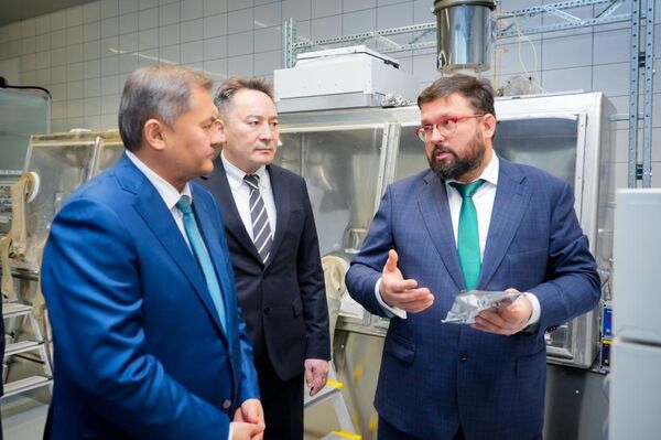 Министр науки и высшего образования РК Саясат Нурбек посетил ряд ведущих высших учебных заведений и научно-исследовательских центров Москвы. Министр науки и высшего образования РК Саясат Нурбек посетил ряд ведущих высших учебных заведений и научно-исследовательских центров Москвы. - Sputnik Казахстан