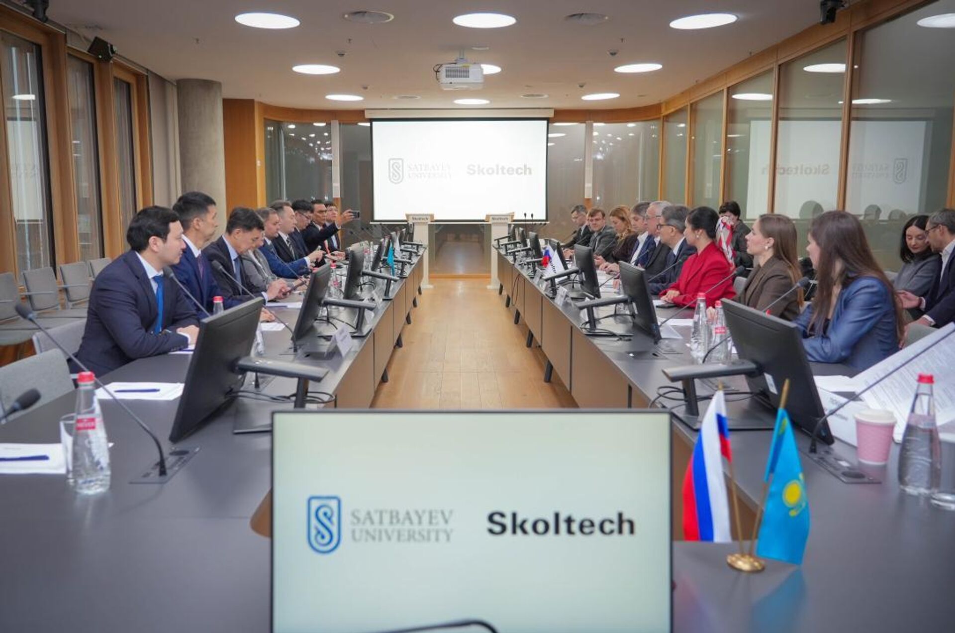 Министр науки и высшего образования РК Саясат Нурбек посетил ряд ведущих высших учебных заведений и научно-исследовательских центров Москвы. Министр науки и высшего образования РК Саясат Нурбек посетил ряд ведущих высших учебных заведений и научно-исследовательских центров Москвы. - Sputnik Казахстан, 1920, 13.12.2025