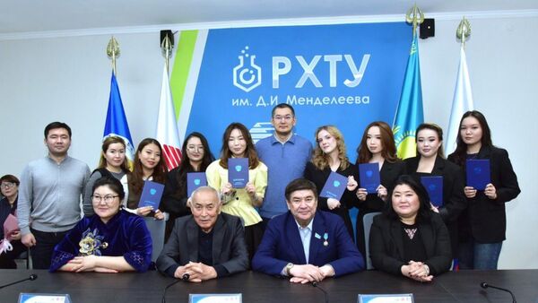 Таразда университет түлектері Қазақстан мен Ресейдің қос дипломын алды - Sputnik Қазақстан