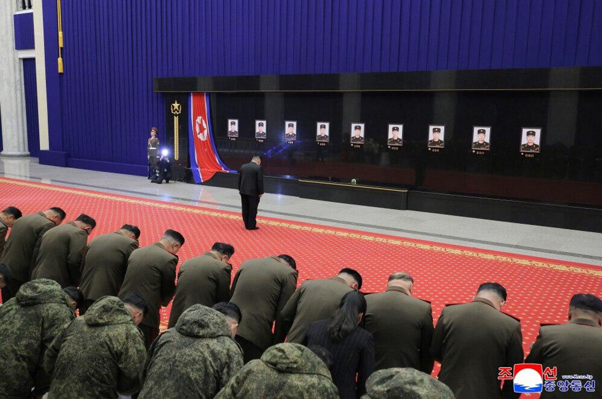 Ким Чен Ын высоко оценил боевые успехи саперов, вернувшихся из Курской области - Sputnik Казахстан, 1920, 13.12.2025