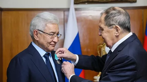 Министр иностранных дел Российской Федерации С.В.Лавров провел встречу с Генеральным секретарем Организации Договора о коллективной безопасности И.Н.Тасмагамбетовым - Sputnik Казахстан