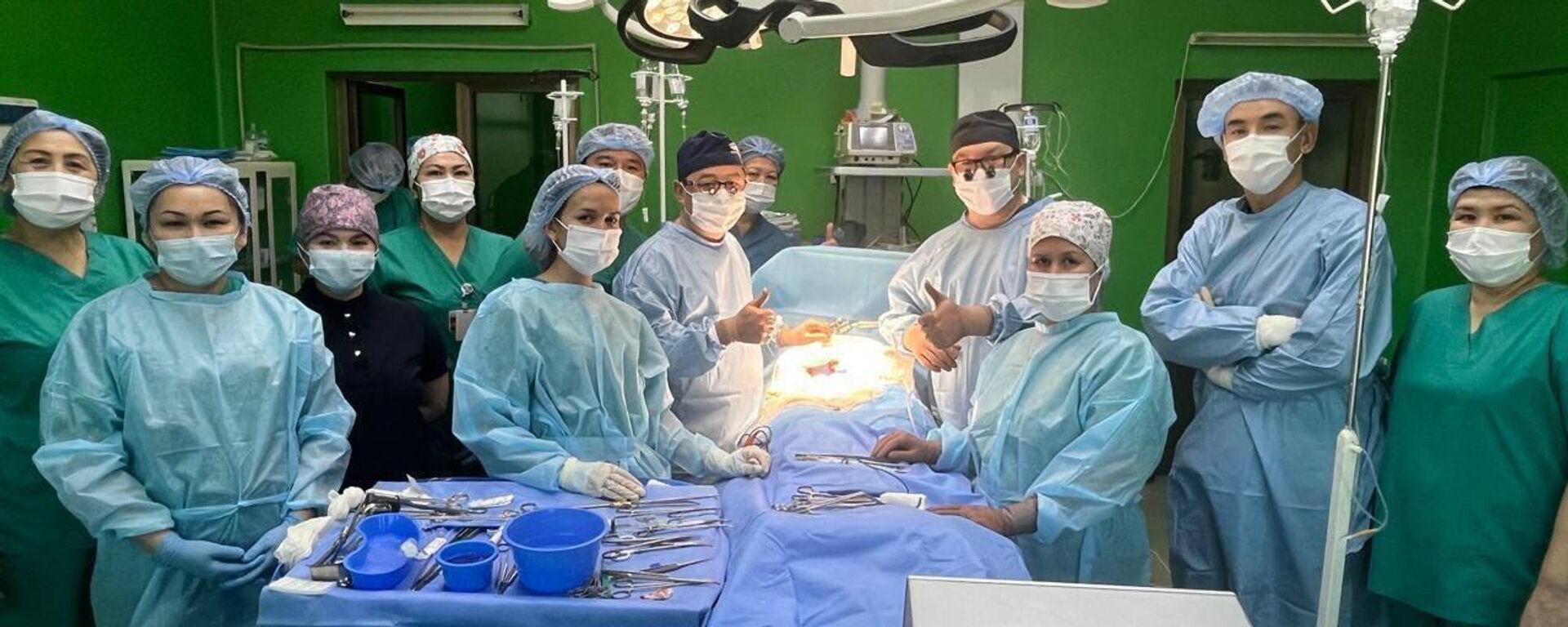 Қызылордада тұңғыш рет бір күнде үш бүйрек трансплантациясы жасалды  - Sputnik Қазақстан, 1920, 16.12.2025