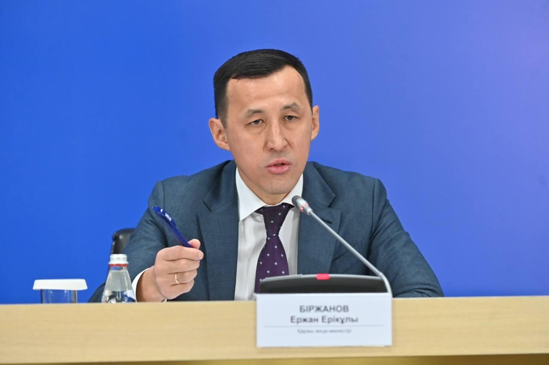 Ержан Биржанов - вице-министр финансов Казахстана - Sputnik Казахстан, 1920, 17.12.2025