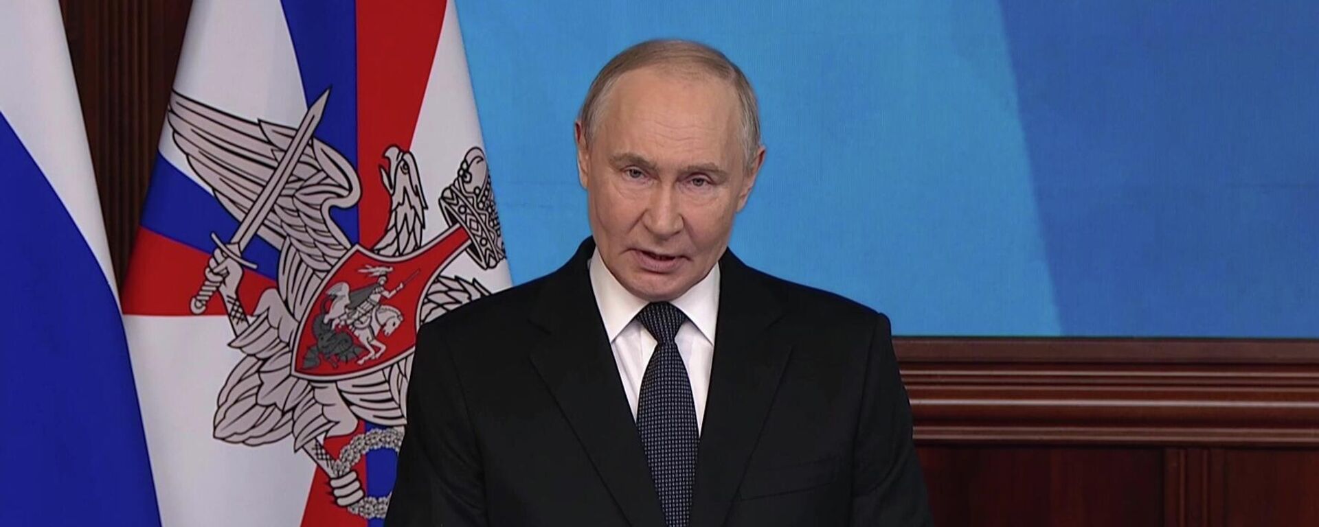 Владимир Путин выступает на коллегии Минобороны России, архивное фото - Sputnik Казахстан, 1920, 31.12.2025