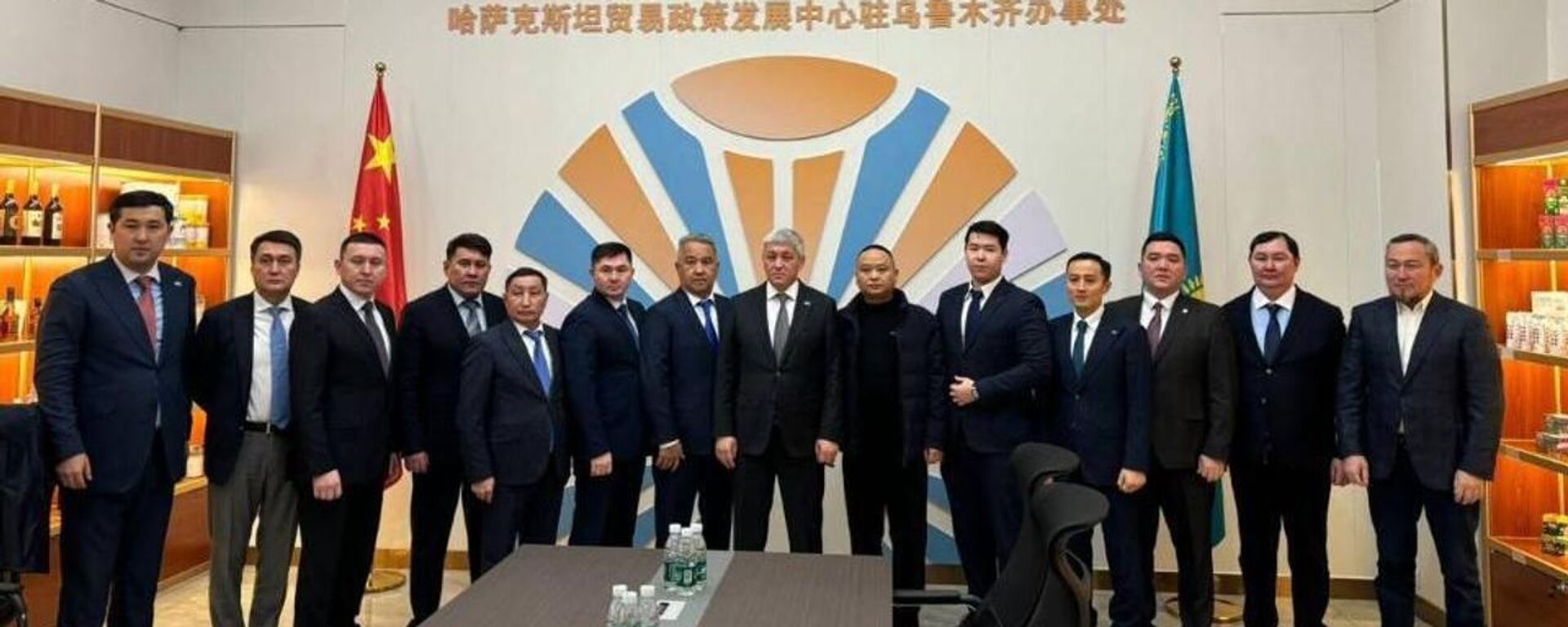 В китайском Урумчи начало работу региональное представительство Карагандинской области - Sputnik Казахстан, 1920, 17.12.2025