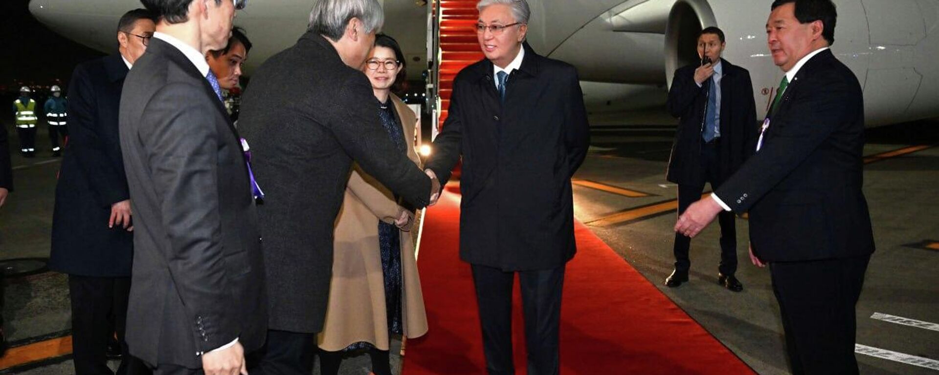 Касым-Жомарт Токаев прибыл в Японию с официальным визитом - Sputnik Казахстан, 1920, 17.12.2025