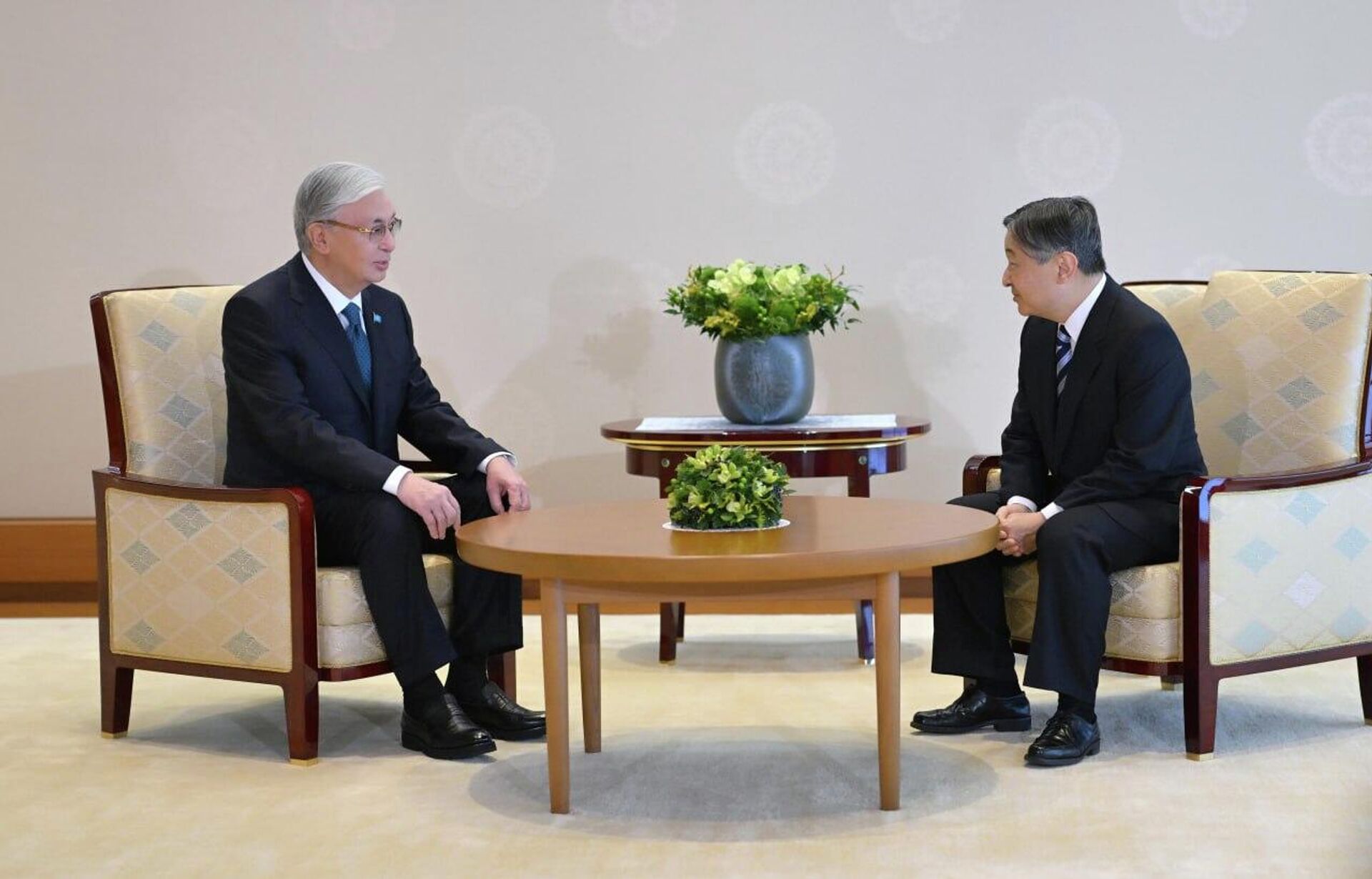 Касым-Жомарт Токаев встретился с Императором Японии Нарухито  - Sputnik Казахстан, 1920, 18.12.2025