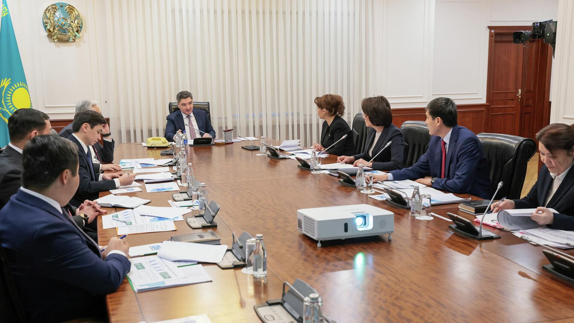 Заседание правительства Казахстана по вопросам ОСМС - Sputnik Казахстан, 1920, 18.12.2025