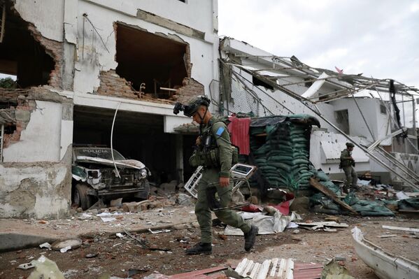 Полицейский участок, разрушенный в результате нападения Революционных вооруженных сил Колумбии (FARC), в Буэнос-Айресе.  - Sputnik Казахстан