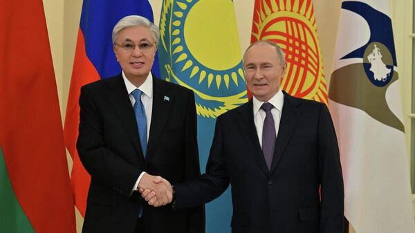 Касым-Жомарт Токаев и Владимир Путин - Sputnik Казахстан