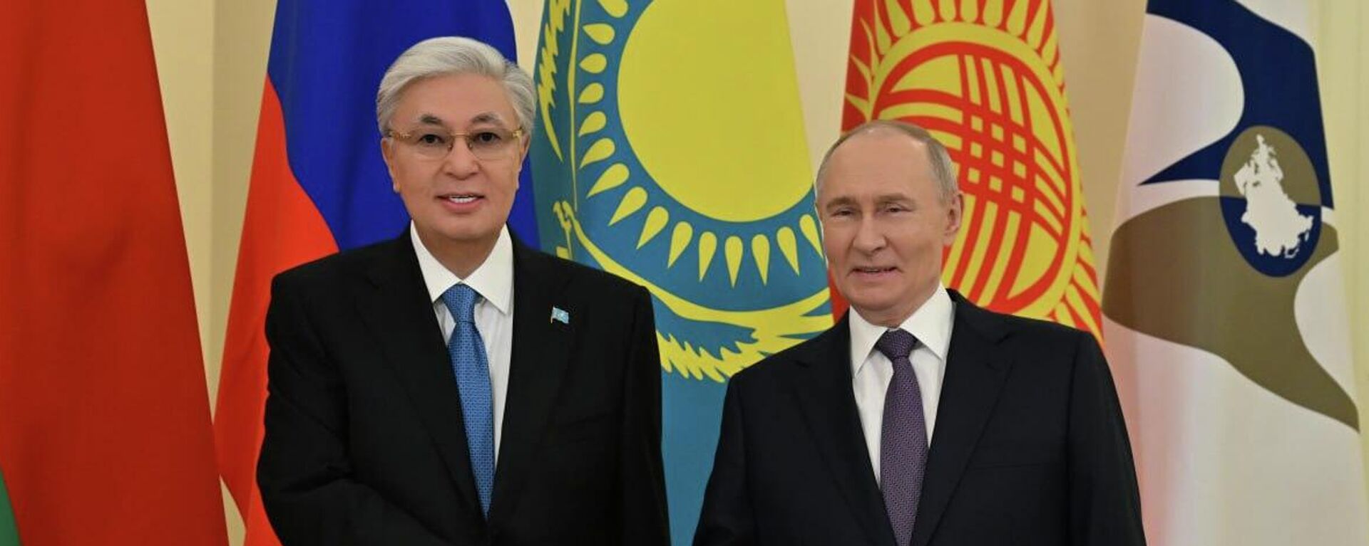 Касым-Жомарт Токаев и Владимир Путин, архивное фото - Sputnik Казахстан, 1920, 11.02.2026