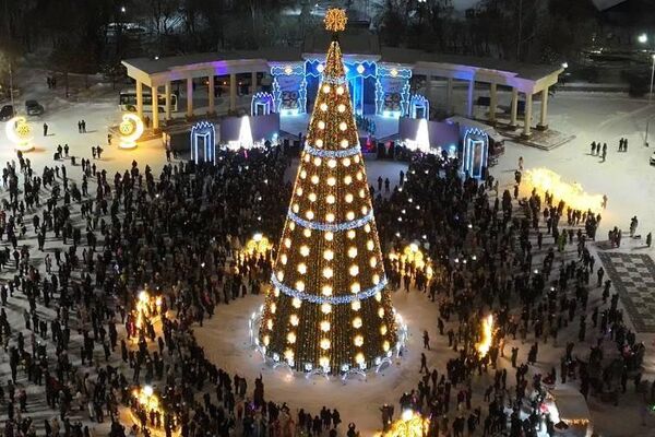 Зажжение елки в Петропавловске  - Sputnik Казахстан