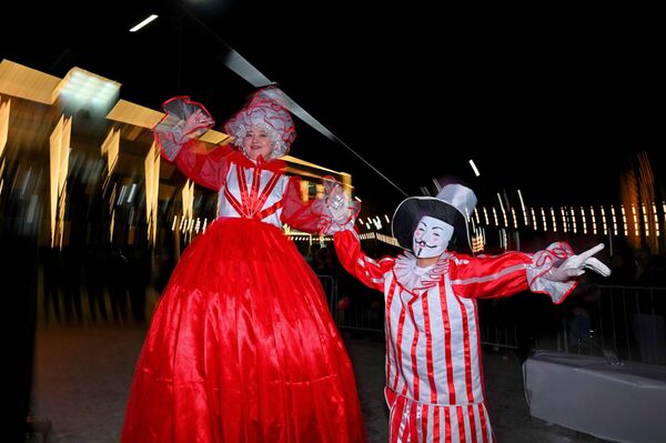 Главную елку зажгли в Семее  - Sputnik Казахстан