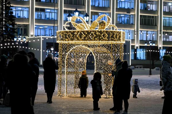 Главную елку зажгли в Семее  - Sputnik Казахстан