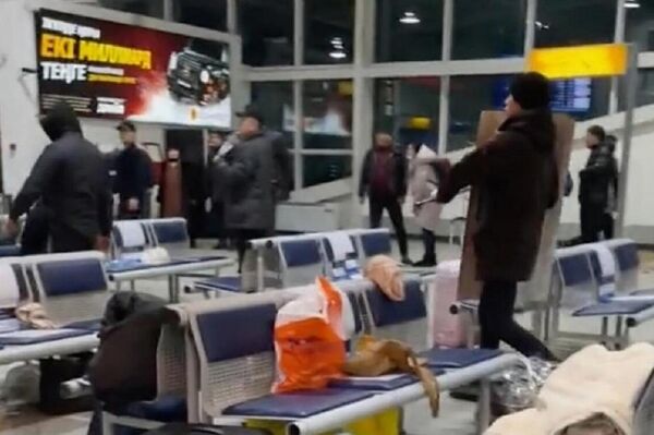 Алматы әуежайындағы тәртіпсіздік - Sputnik Қазақстан