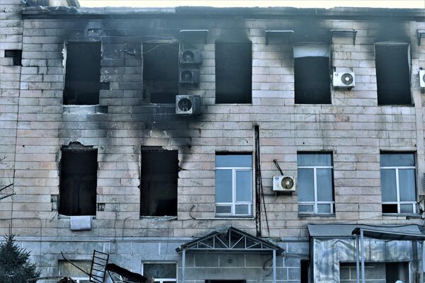 Тәртіпсіздік салдарынан Qazaqstan арнасының ғимараты толықтай жанып кетті - Sputnik Қазақстан