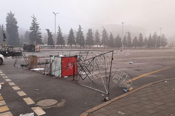 Пересечение Сатпаева-Назарбаева (площадь Республики) утром 7 января - Sputnik Казахстан