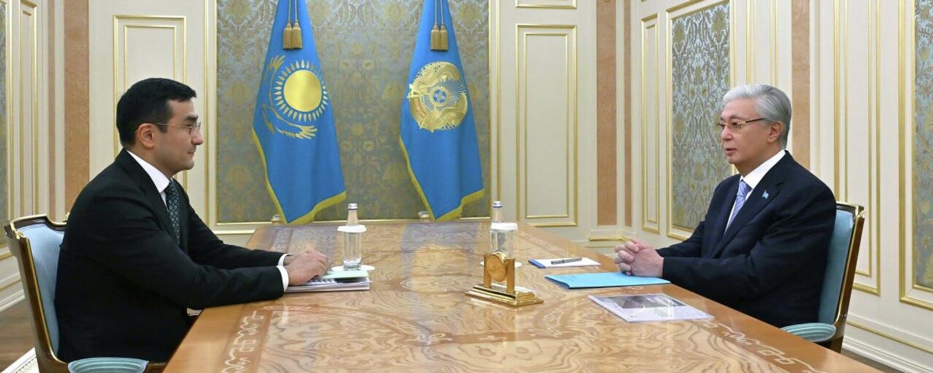 Касым-Жомарт Токаев принял председателя правления АО Национальный инвестиционный холдинг Байтерек Рустама Карагойшина - Sputnik Қазақстан, 1920, 23.12.2025