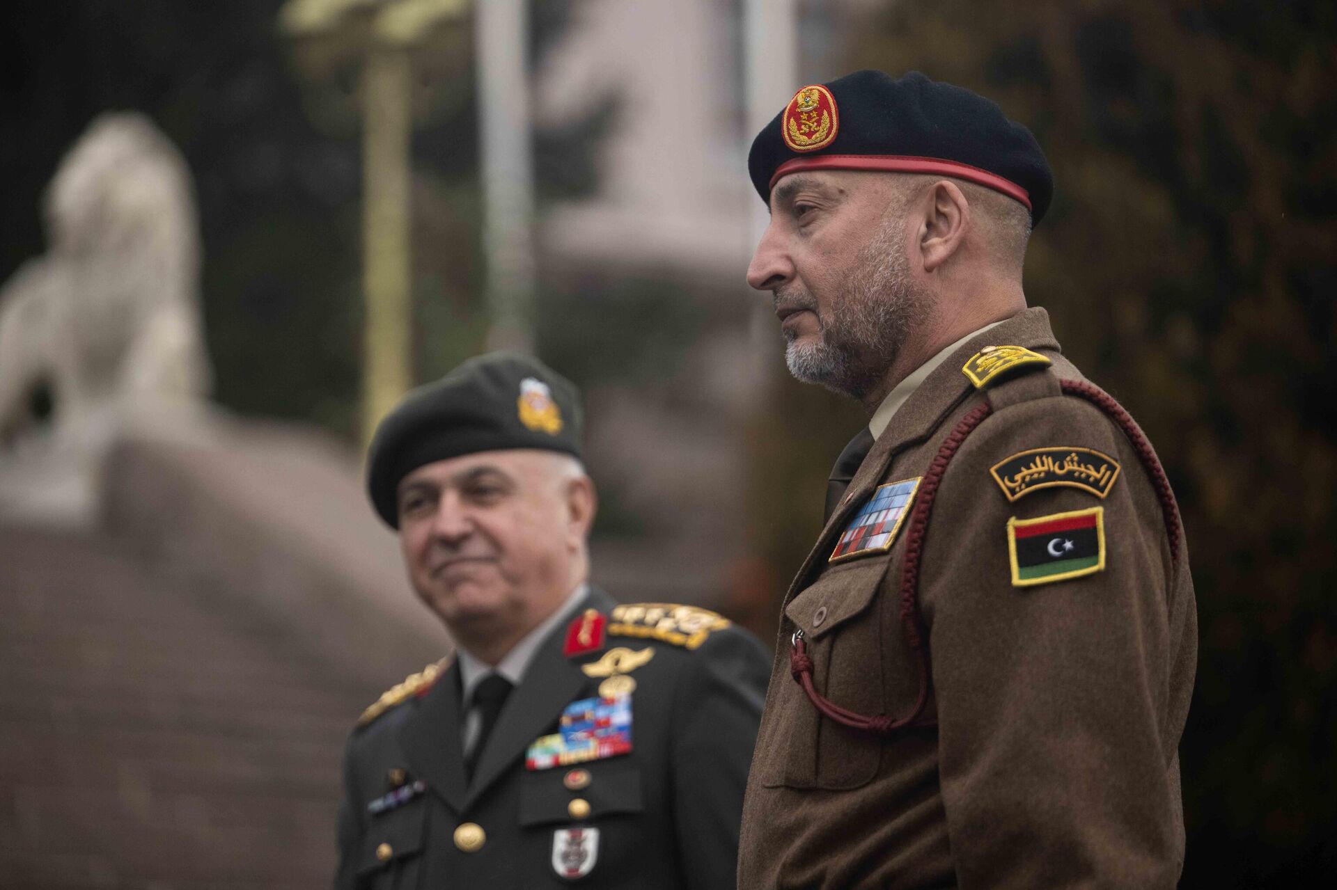 Глава Генштаба Ливии Мухаммед Али аль-Хаддад (справа) - Sputnik Казахстан, 1920, 24.12.2025