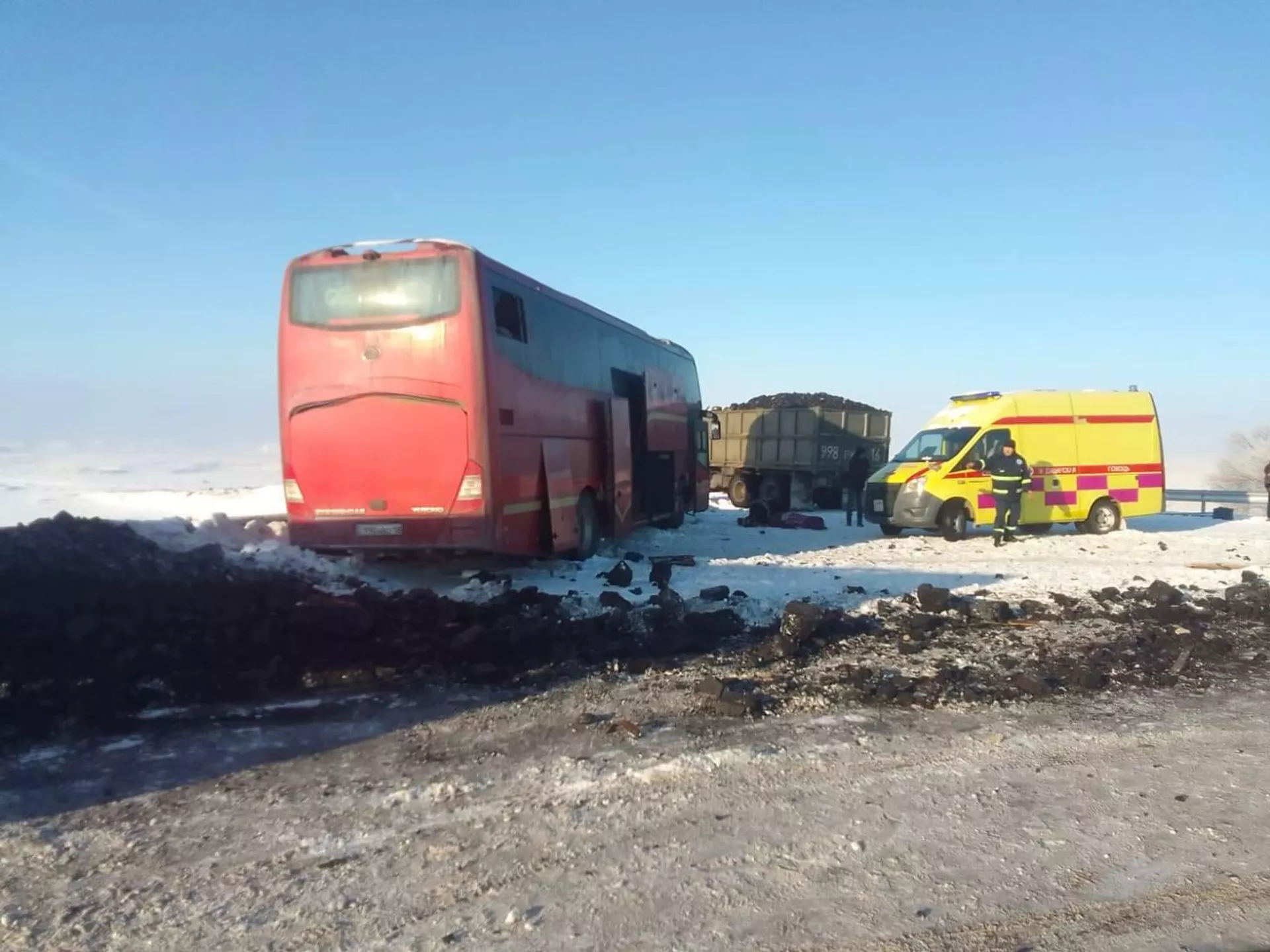 ДТП с участием автобуса и грузовика в Абайской области  - Sputnik Казахстан, 1920, 24.12.2025