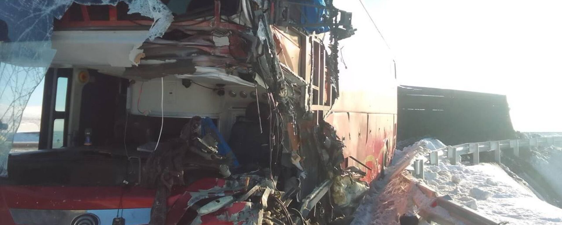 ДТП с участием автобуса и грузовика в Абайской области  - Sputnik Казахстан, 1920, 24.12.2025