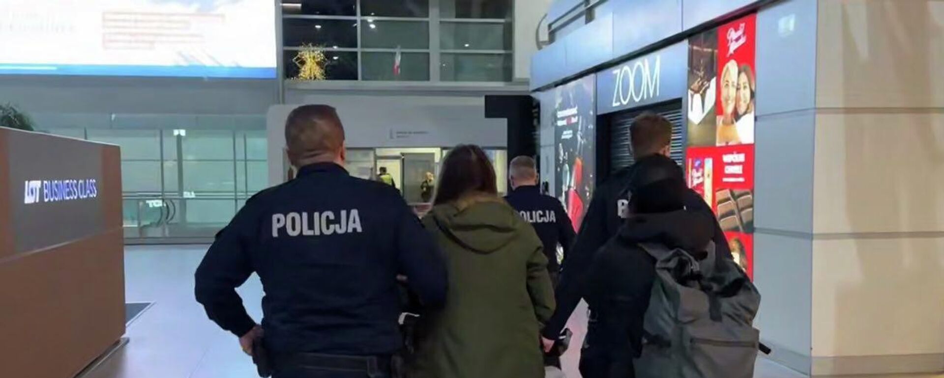 Подозреваемую в торговле органами украинку экстрадировали из Польши в Казахстан  - Sputnik Казахстан, 1920, 24.12.2025