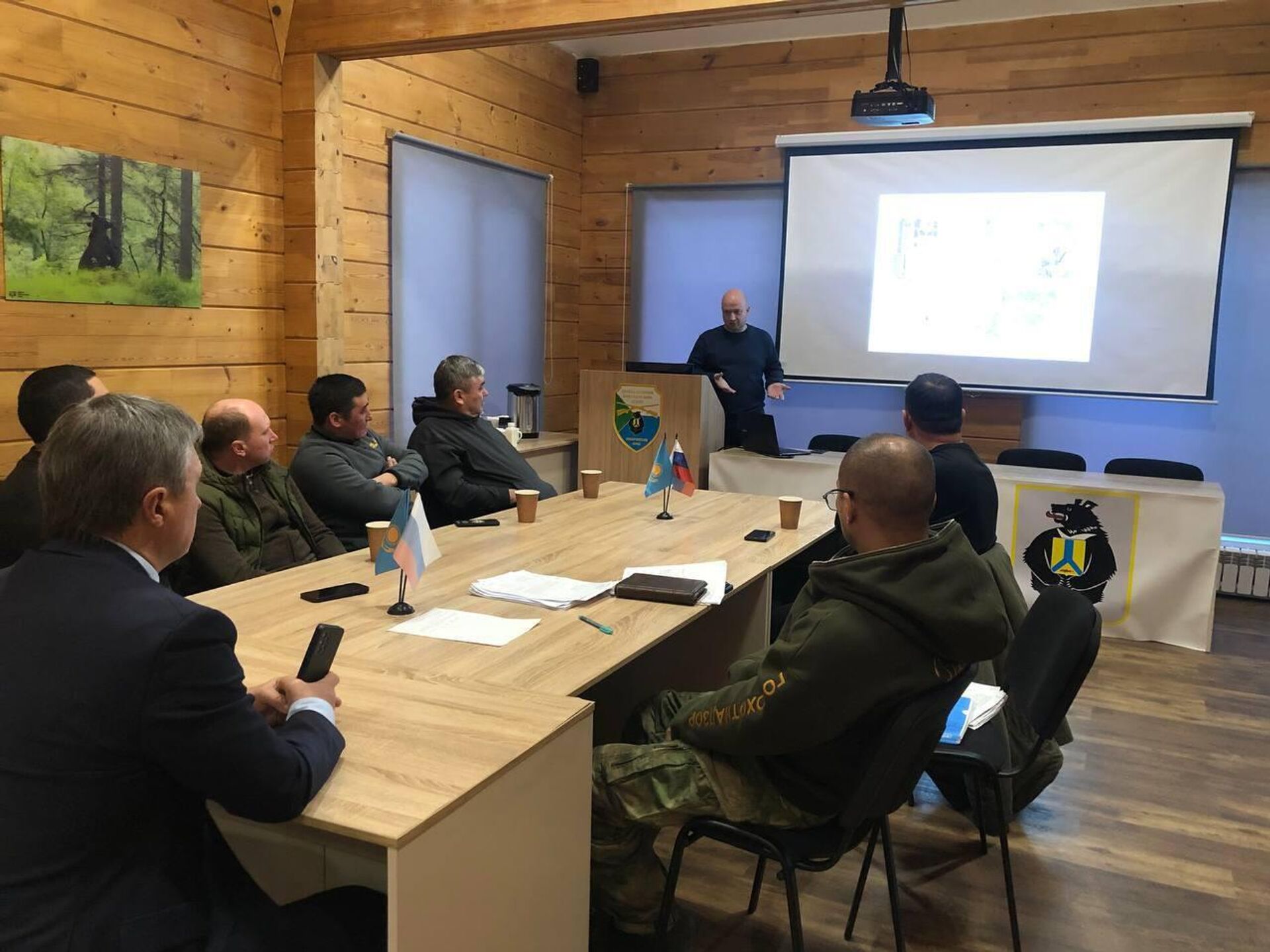 Пять специалистов из Казахстана прошли обучение в Хабаровском крае в рамках реализации проекта по интродукции амурского тигра в республику Пять специалистов из Казахстана прошли обучение в Хабаровском крае в рамках реализации проекта по интродукции амурского тигра в республику - Sputnik Казахстан, 1920, 24.12.2025