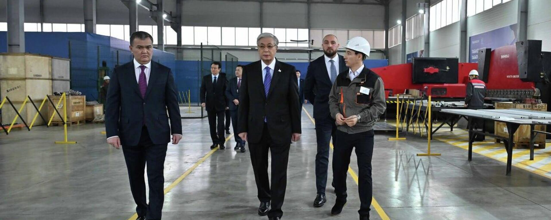  Қасым-Жомарт Тоқаев Tausogar зауытында болды - Sputnik Қазақстан, 1920, 24.12.2025