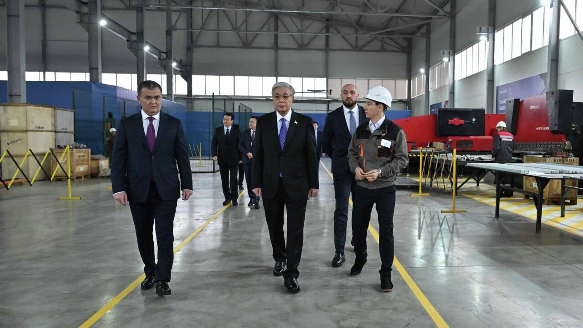 Токаев посетил завод Tausogar в Астане Токаев посетил завод Tausogar в Астане - Sputnik Қазақстан, 1920, 30.12.2025
