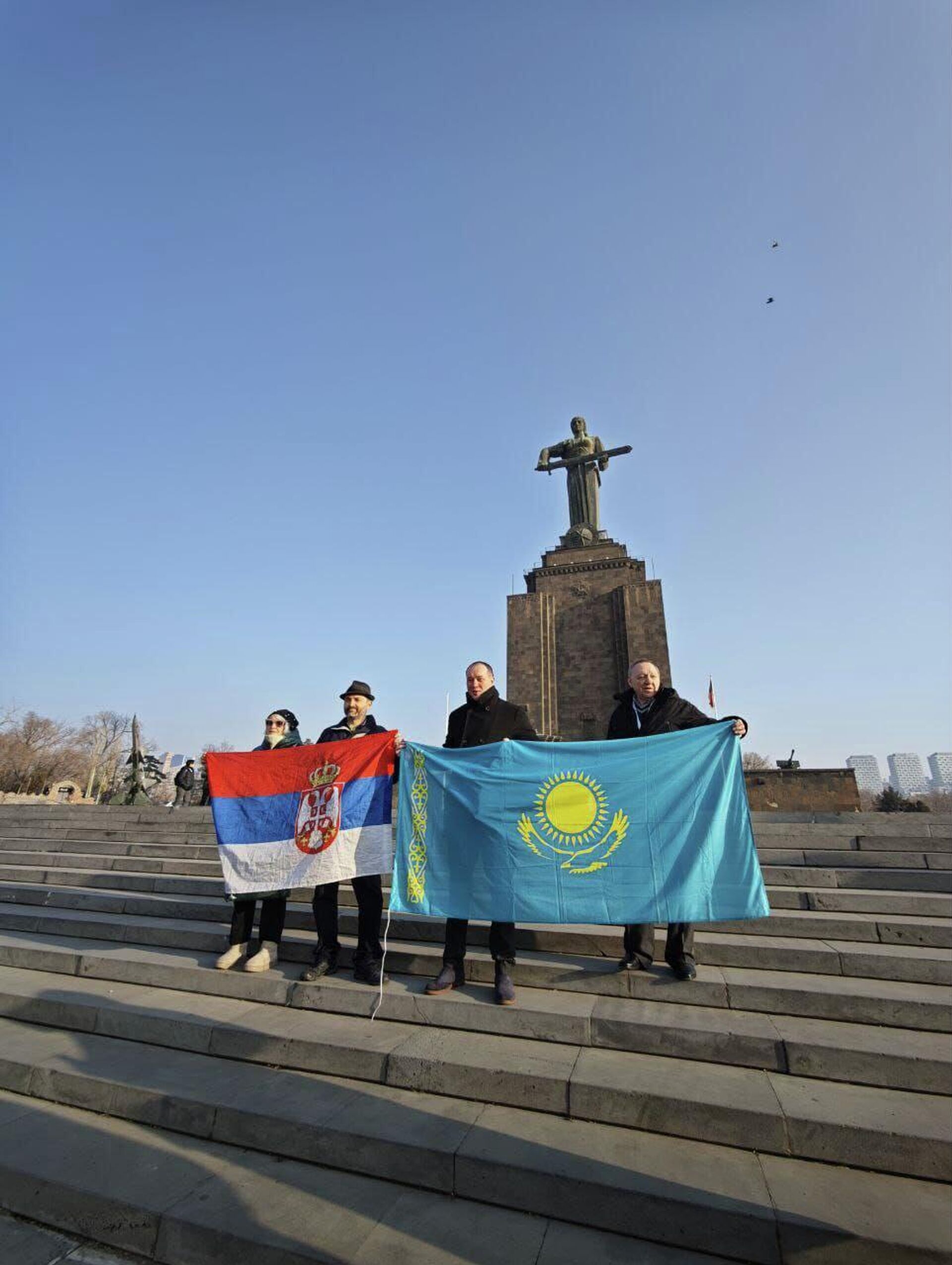 Конференция, посвящённая сохранению исторической памяти и 80-летию Победы в Великой Отечественной войне в Ереване  - Sputnik Казахстан, 1920, 24.12.2025