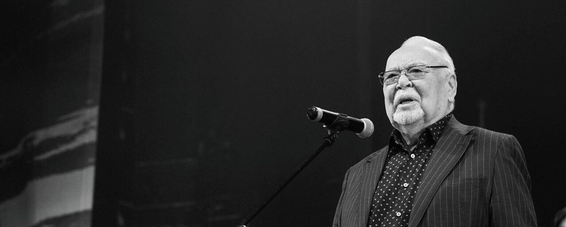 Асанали Ашимов на награждении артистов театра Асанали Ашимов на награждении артистов театра - Sputnik Казахстан, 1920, 21.12.2025