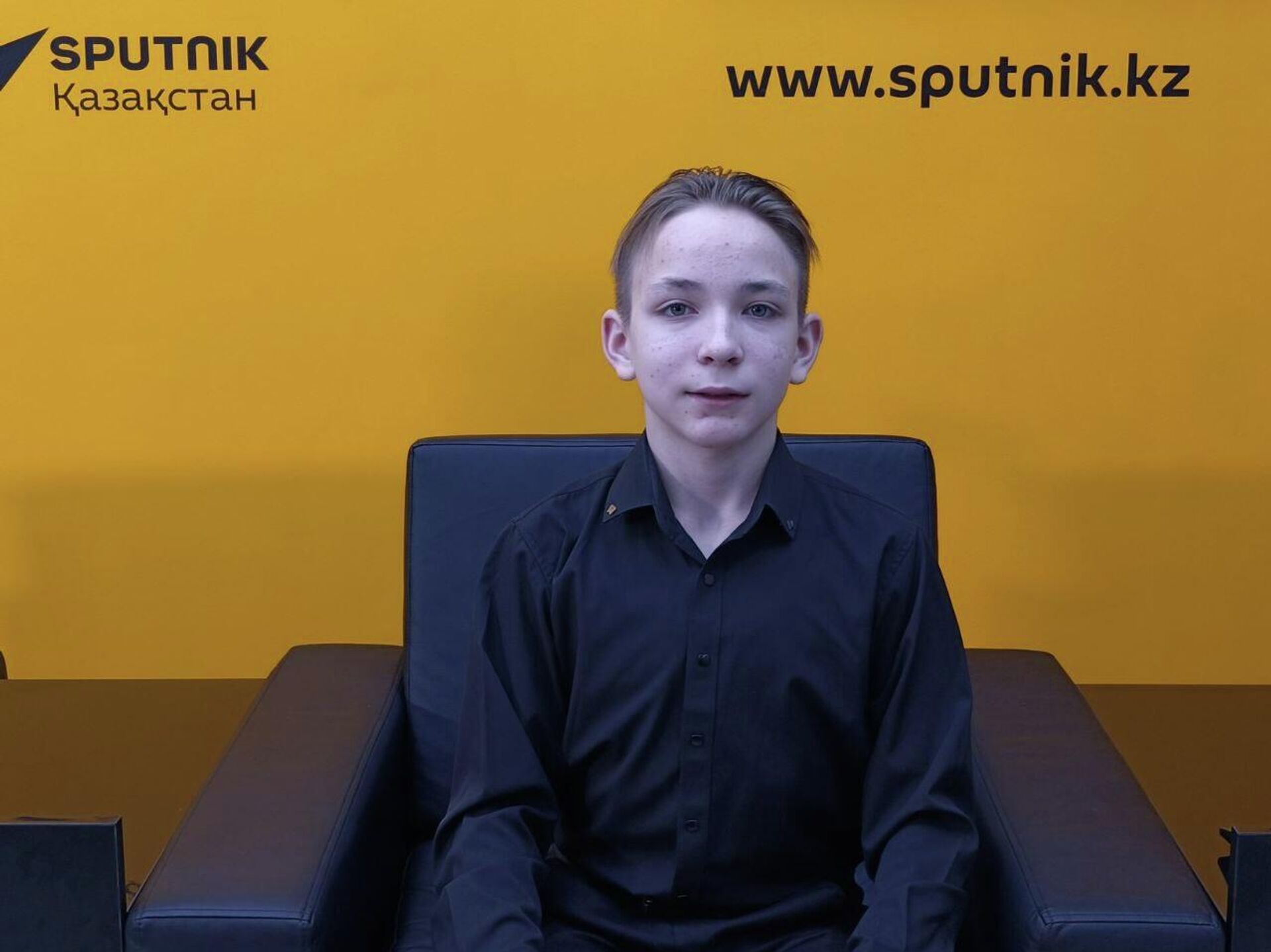 Радмир Хайбуллин, финалист детского российского музыкального проекта Синяя птица, ученик школы для одаренных детей КазНУИ им.К.Байсеитовой Радмир Хайбуллин, финалист детского российского музыкального проекта Синяя птица, ученик школы для одаренных детей КазНУИ им.К.Байсеитовой - Sputnik Казахстан, 1920, 29.12.2025