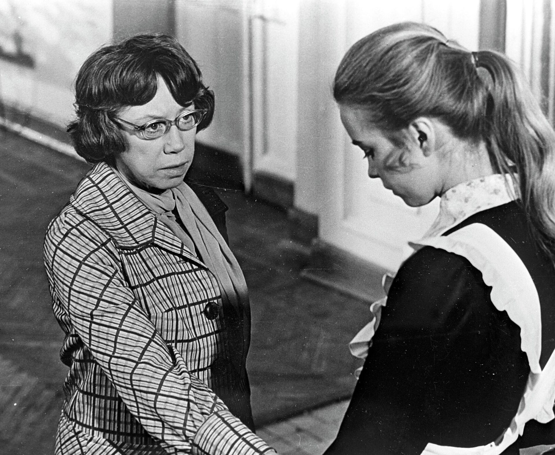 Артистка МХАТа Евгения Ханаева в фильме Розыгрыш - Sputnik Казахстан, 1920, 01.01.2026