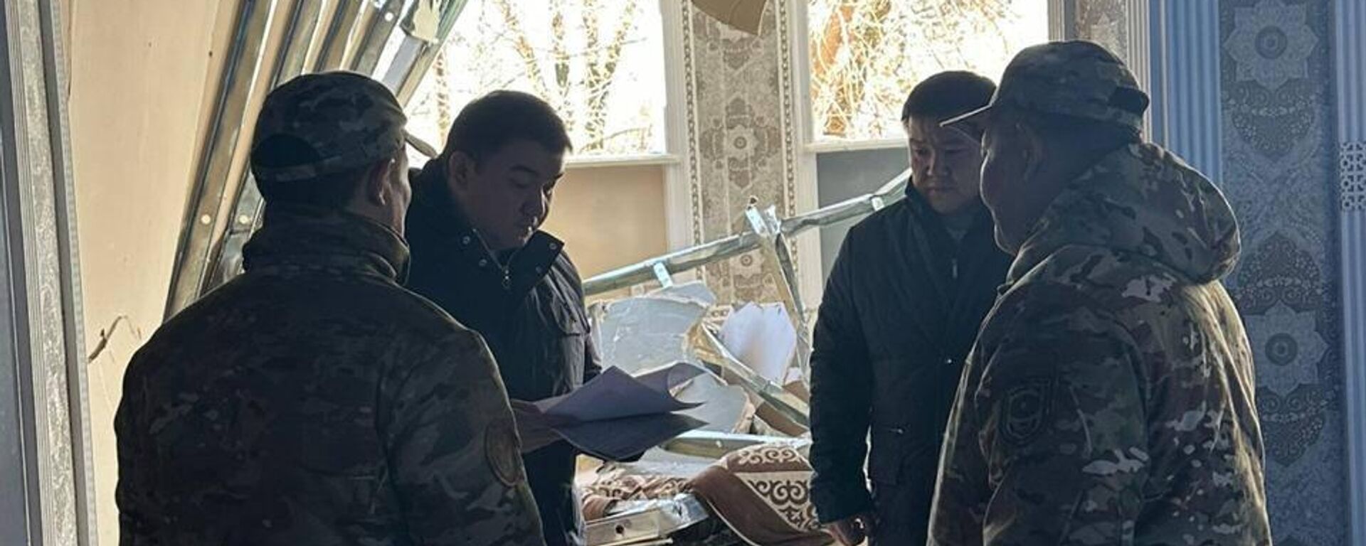 Аким Туркестанской области Нуралхан Кушеров прибыл на место ЧП и в больницу Кентау - Sputnik Казахстан, 1920, 01.01.2026