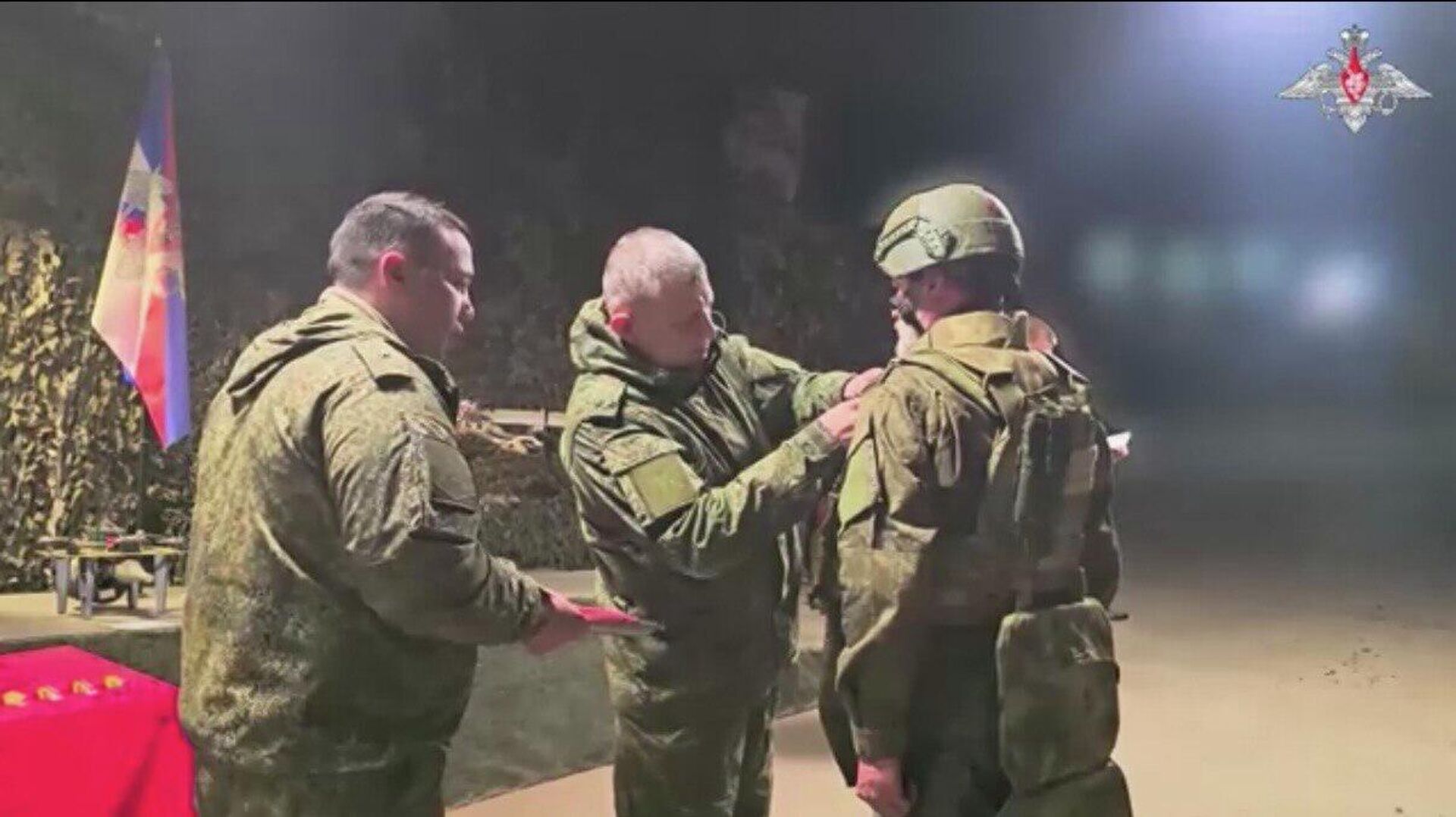 Военнослужащим Южной группировки войск вручили государственные награды Военнослужащим Южной группировки войск вручили государственные награды - Sputnik Казахстан, 1920, 04.01.2026