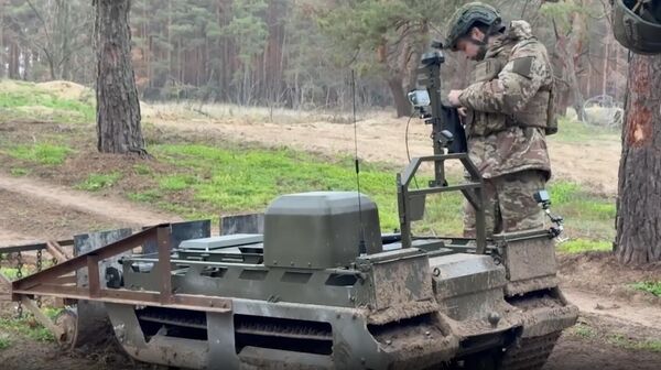 Робототехнический комплекс применяют десантники в Херсонской области - Sputnik Казахстан