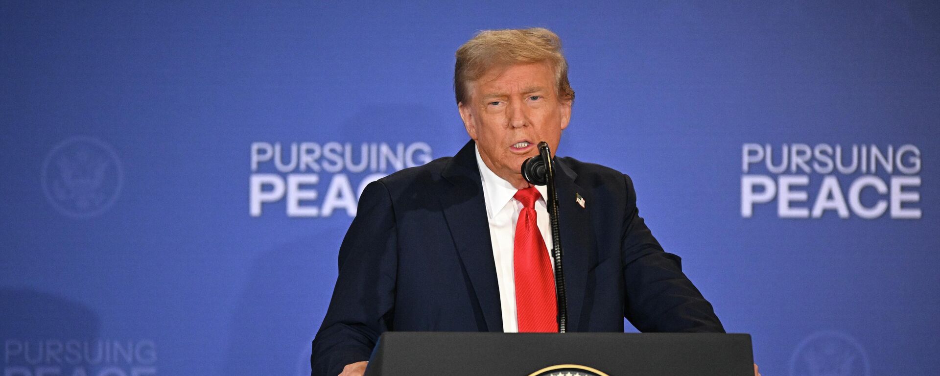 Президент США Дональд Трамп Президент США Дональд Трамп - Sputnik Казахстан, 1920, 09.01.2026