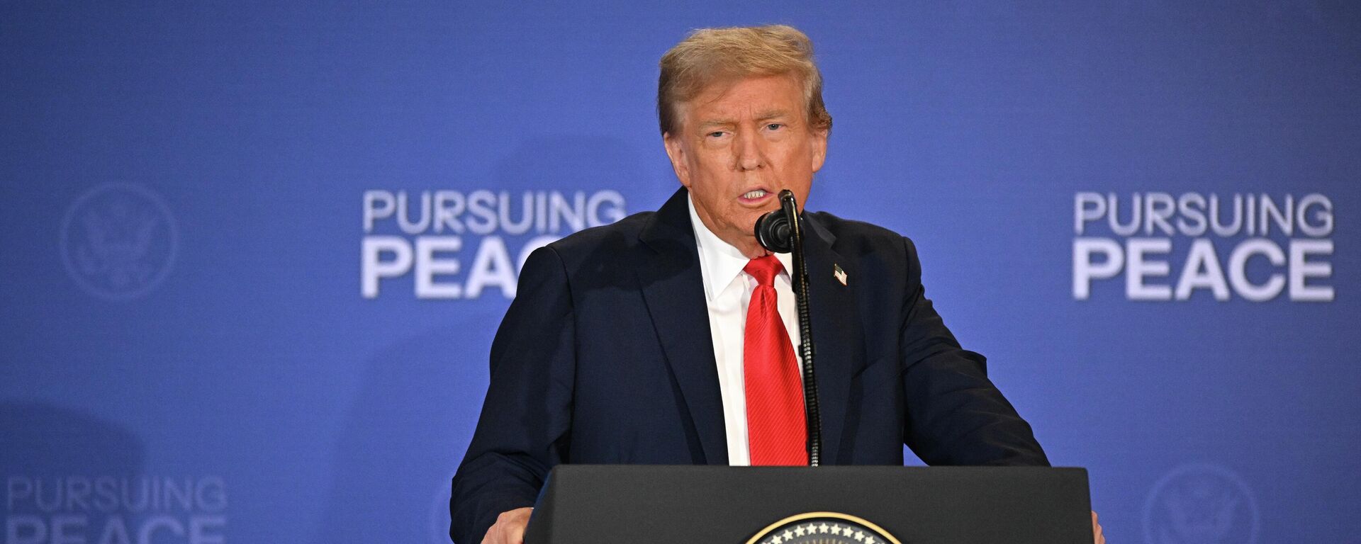 Президент США Дональд Трамп  - Sputnik Қазақстан, 1920, 28.03.2026