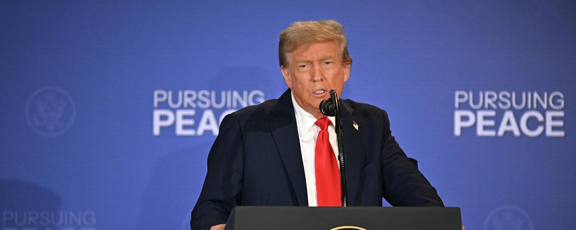 Президент США Дональд Трамп  - Sputnik Казахстан, 1920, 08.04.2026