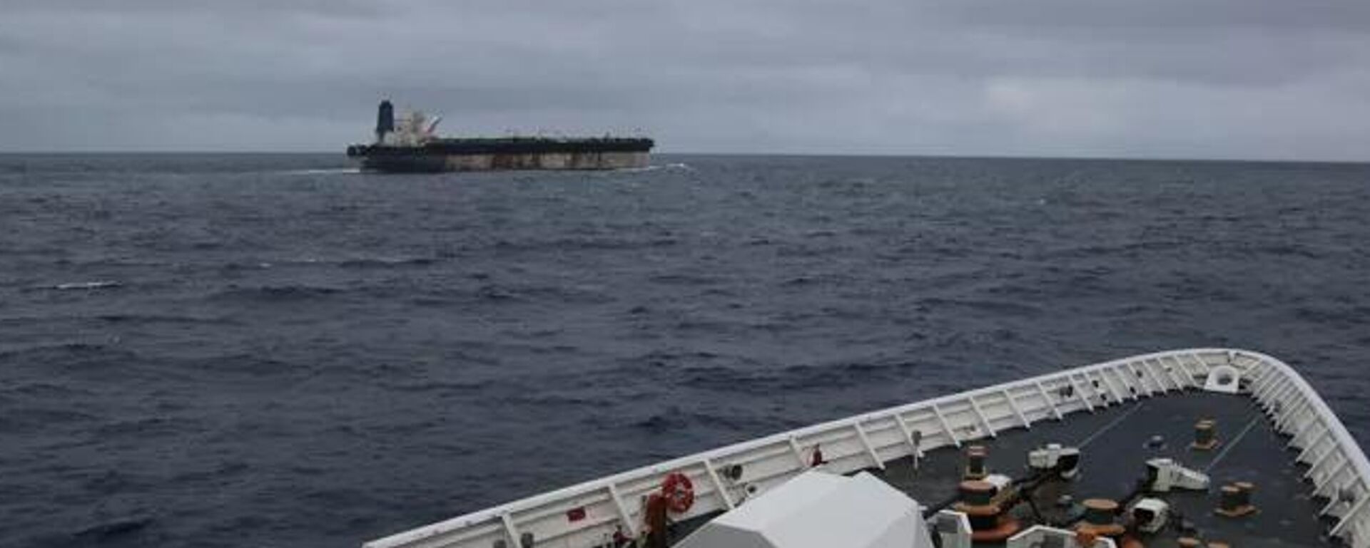 Фото судна Маринера, опубликованное Европейским командованием ВС США в соцсети X - Sputnik Казахстан, 1920, 09.01.2026