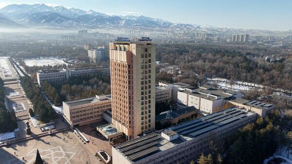 На крышах учебных корпусов КазНУ установлены солнечные панели  - Sputnik Казахстан